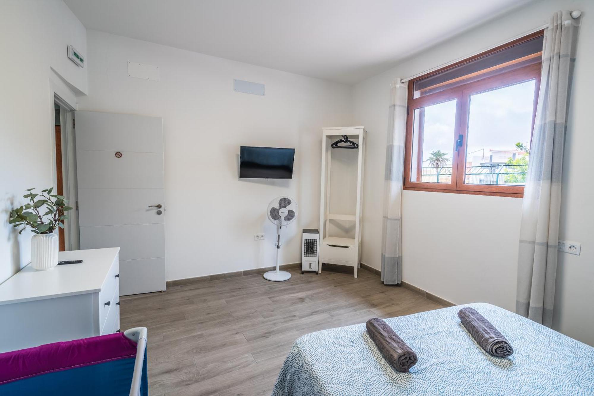 El Puente Holiday Home-Ii 8,1Kms Airport 因赫尼奥 外观 照片